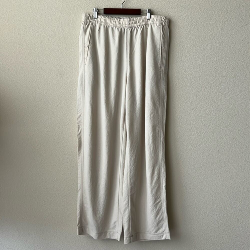 NWOT Uniqlo Rayon Blend Relax Elastic Waisted Pants in Size XL in Beige